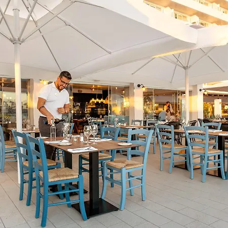 Sunwing Seafront Отель 3*